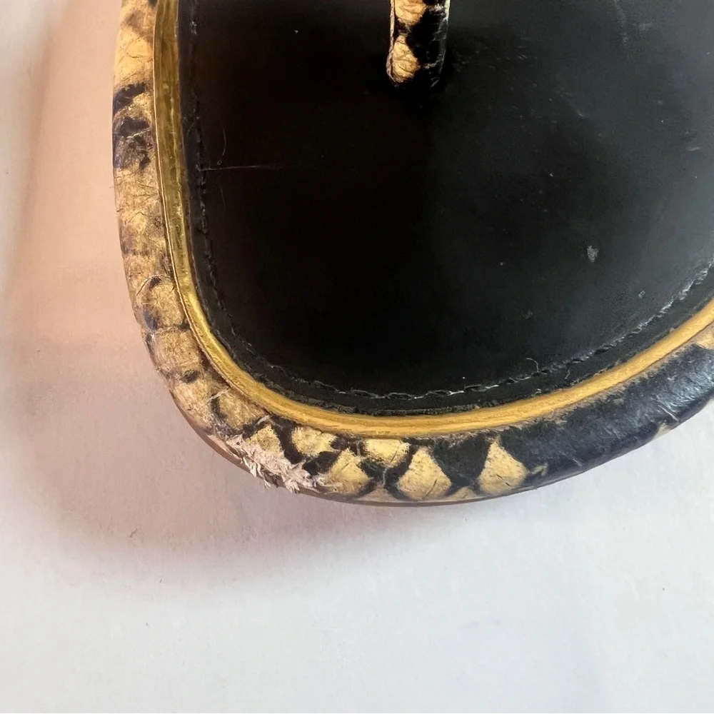 Tory Burch Miller Sandals 8M Snake Print Gold Logo Thong Flip Flop Leather - Picture 3 of 9